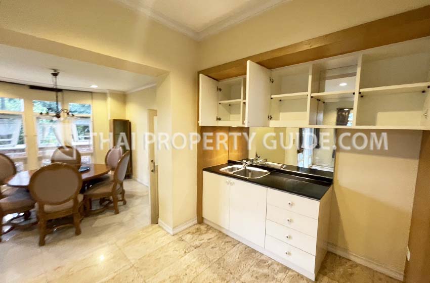 House with Shared Pool in Srinakarin 